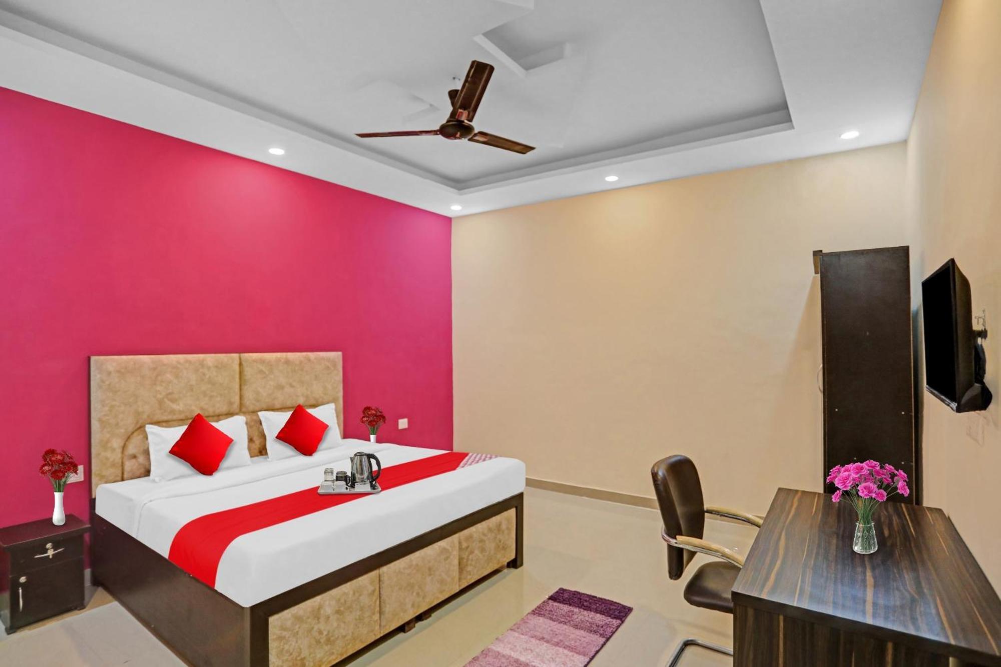 Hotel Flagship Grand Imperial Near Worlds Of Wonder à Kālkāji Devi Extérieur photo